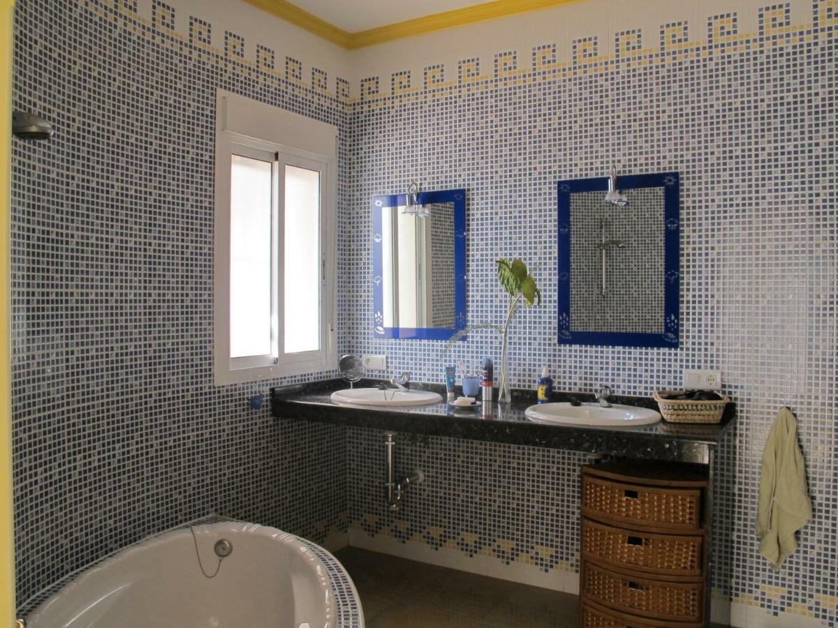 Villa Camakini With Heated Pool And Sea View Arenas  Extérieur photo